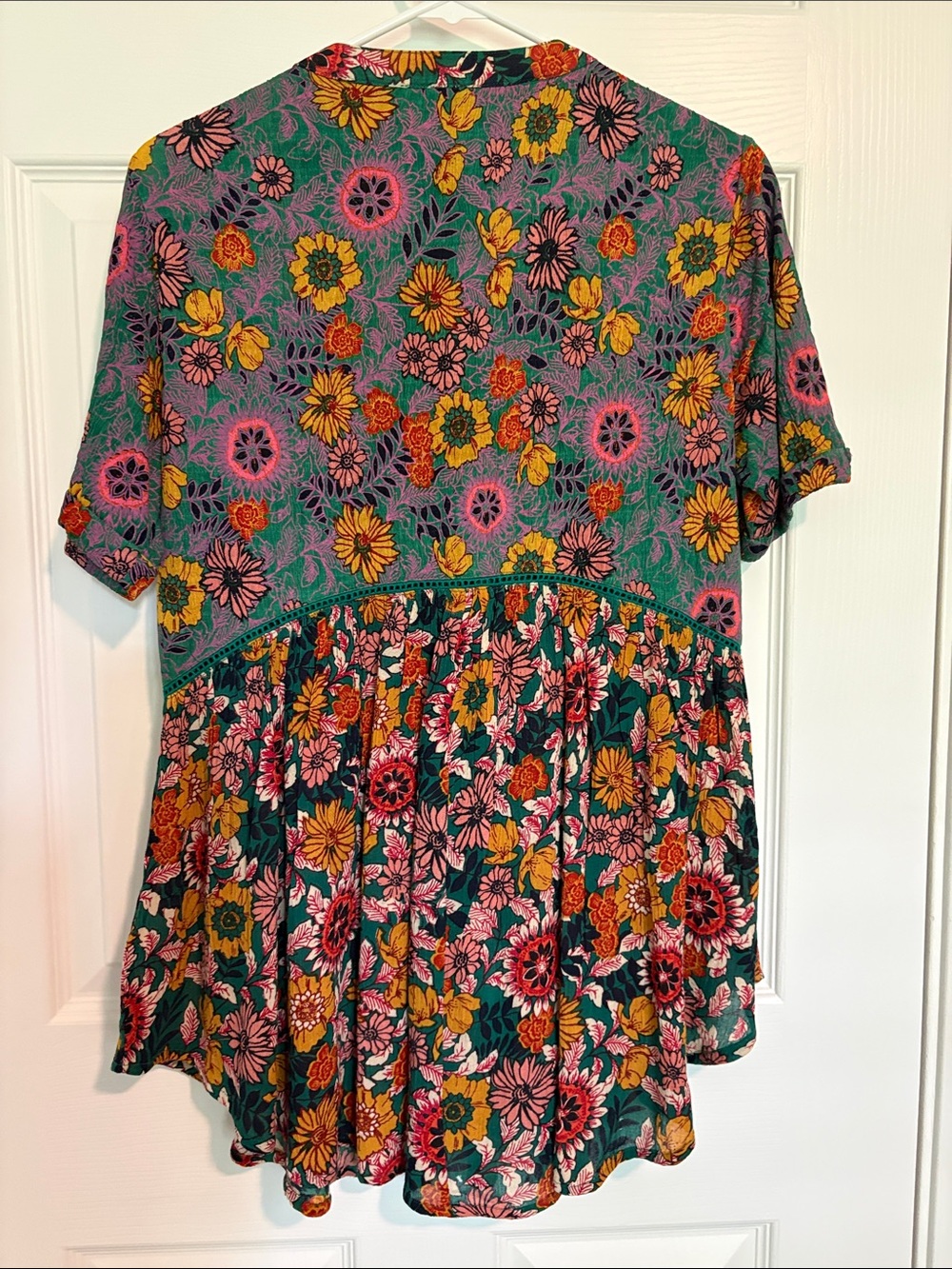 Anthropologie Akemi + Kin Floral Split-Pane Peplum Tunic in Teal, Pink, Mustard - Picture 2 of 6